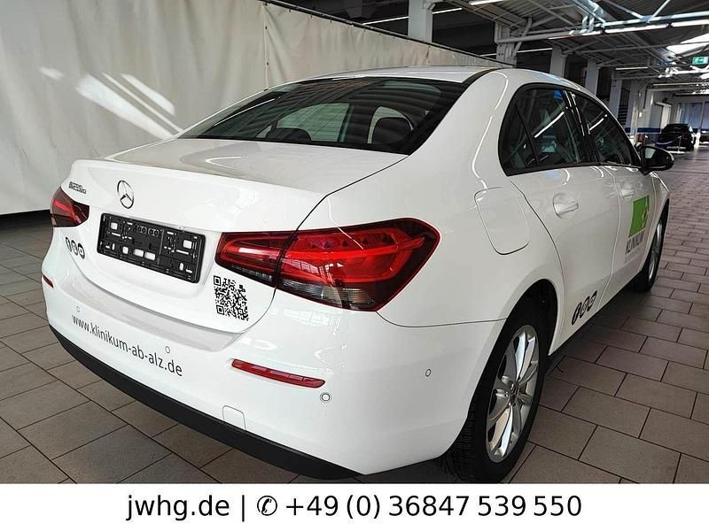 Gebraucht Mercedes A250 218 PS (160 kW) 2022 Weiß Limousine