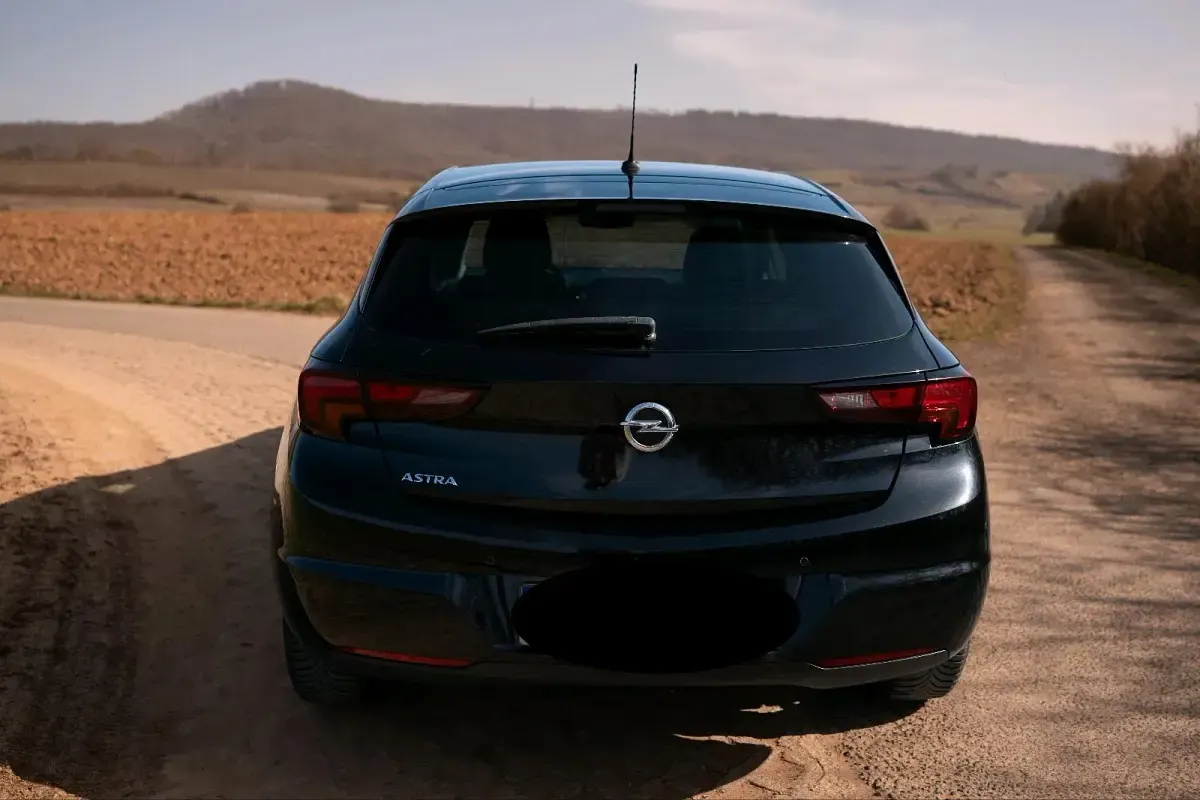 Gebraucht Opel Astra 110 PS (80 kW) 2019 Schwarz Limousine