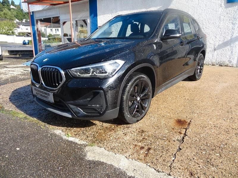 Schwarz Gebraucht 2021 BMW X1 Advantage SUV | 16.990 € (Superpreis) - Bild 1/4