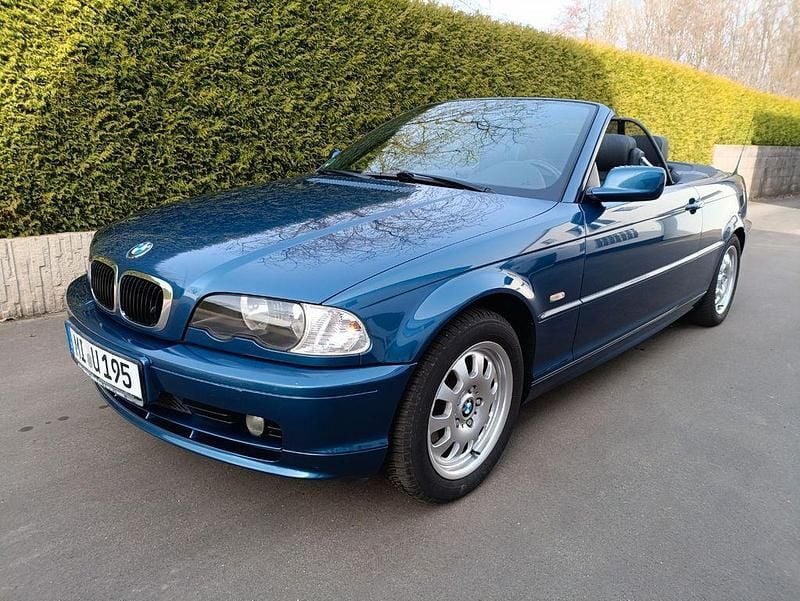 Gebraucht BMW 318 Cabriolet 143 PS (105 kW) 2002 Blau Cabrio