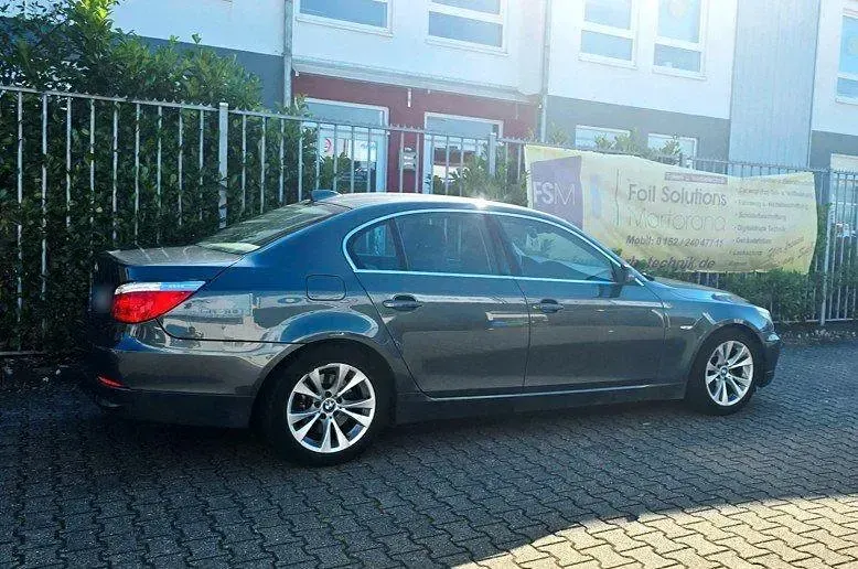 Gebraucht BMW 525 218 PS (160 kW) 2008 Grau Limousine