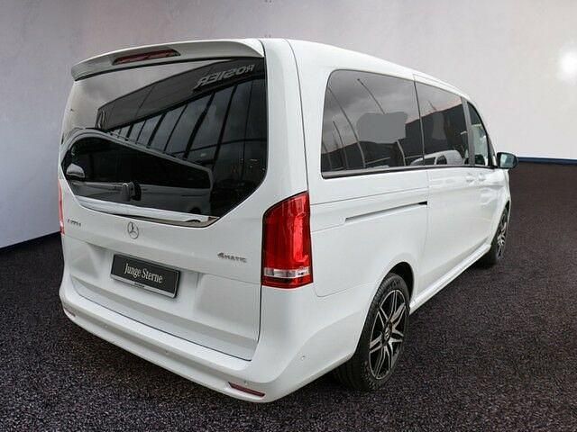 Gebraucht Mercedes V300 Avantgarde Edition 237 PS (174 kW) 2023 Grau Van / Kleinbus