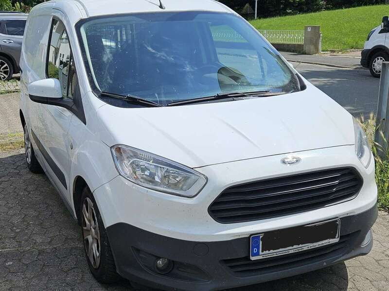 Weiß Gebraucht 2016 Ford Transit Trend Van | 5.600 € (Fairer Preis) - Bild 1/4