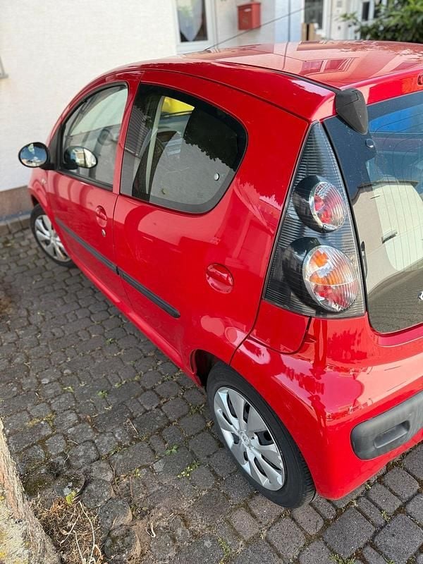 Rot Gebraucht 2010 Citroën C1 Kleinwagen | 3.850 € (Teuer) - Bild 1/4