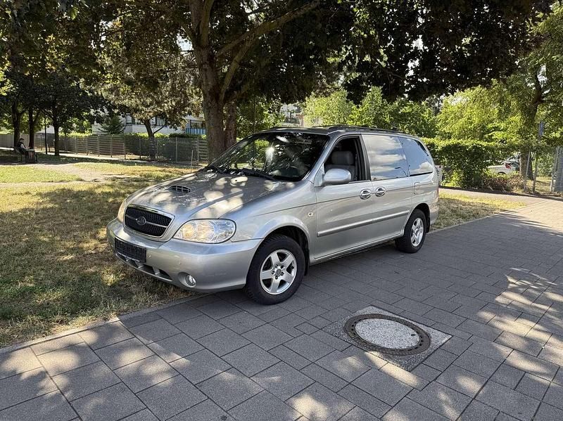 Grau Gebraucht 2006 Kia Carnival EX Van / Kleinbus | 2.350 € (Fairer Preis) - Bild 1/4