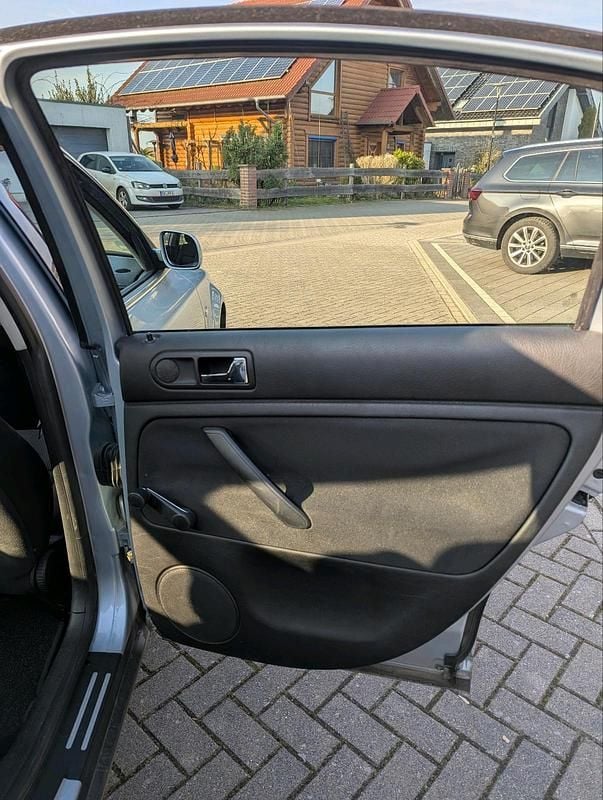 Gebraucht VW Passat 116 PS (85 kW) 2004 Blau Limousine