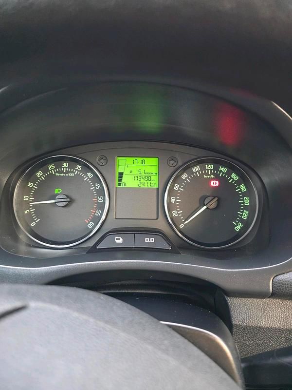 Gebraucht Skoda Fabia 90 PS (66 kW) 2011 Blau Kleinwagen