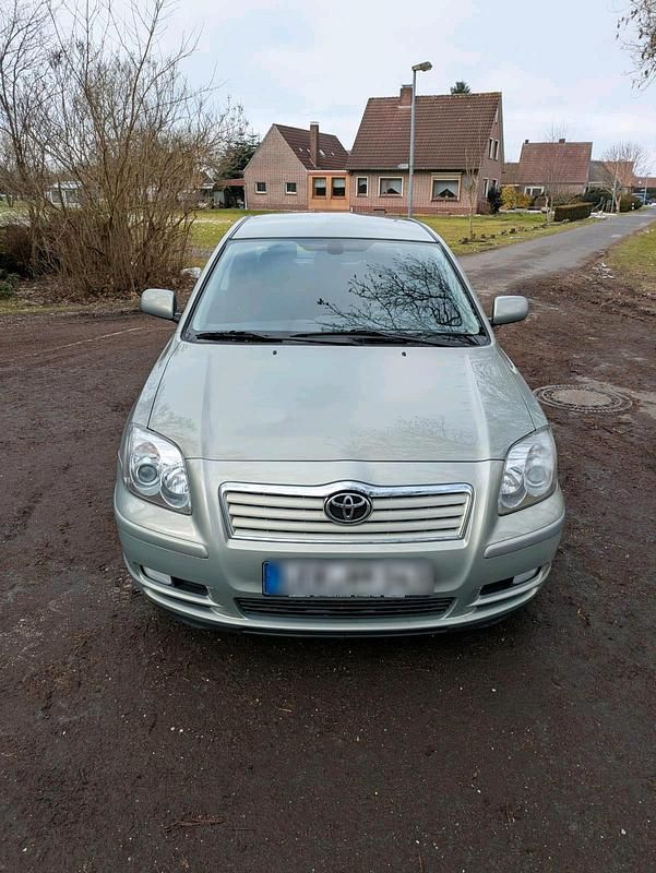 Gebraucht Toyota Avensis 129 PS (94 kW) 2004 Limousine