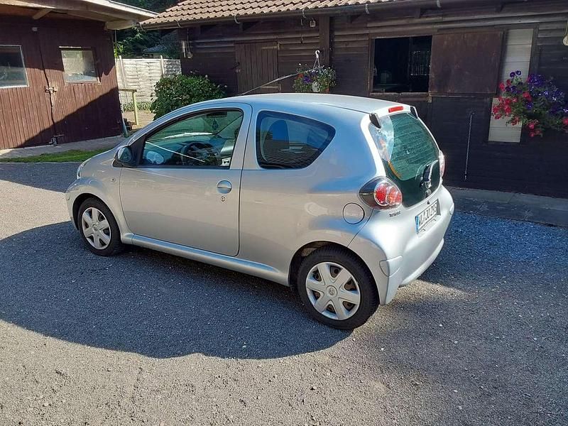 Gebraucht 2009 Toyota Aygo Kleinwagen | 2.200 € (Fairer Preis) - Bild 1/4