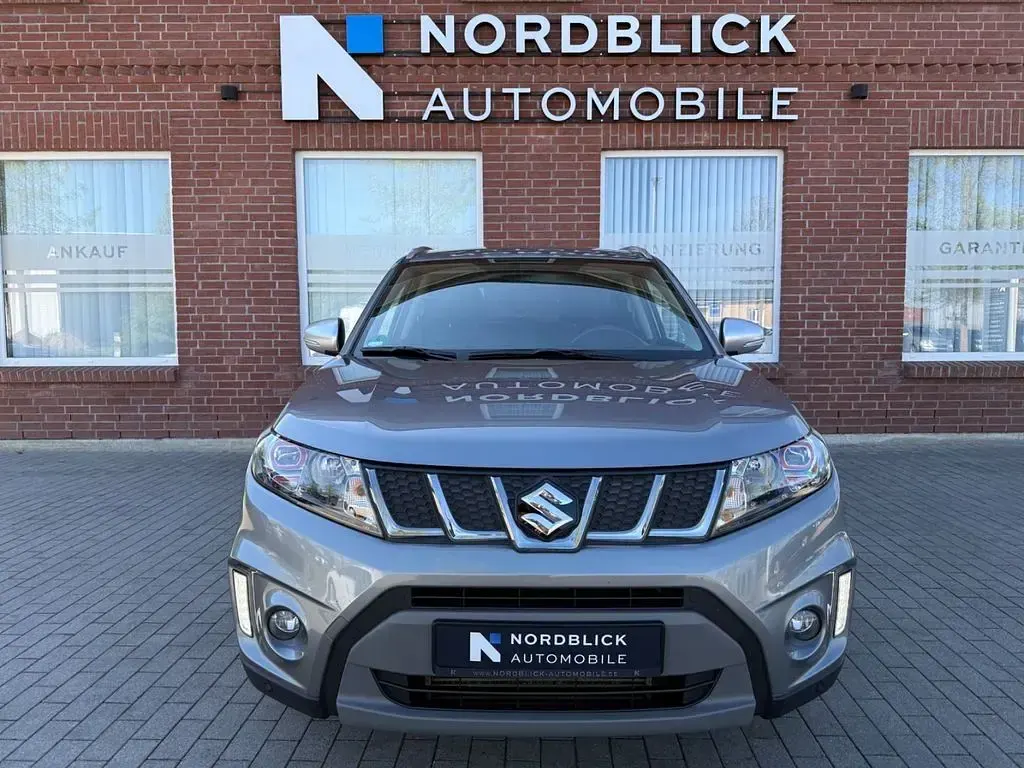 Gebraucht Suzuki Vitara 140 PS (102 kW) 2017 Grau SUV
