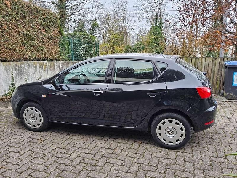 Schwarz Gebraucht 2012 Seat Ibiza Style Limousine | 3.750 € (Fairer Preis) - Bild 1/4