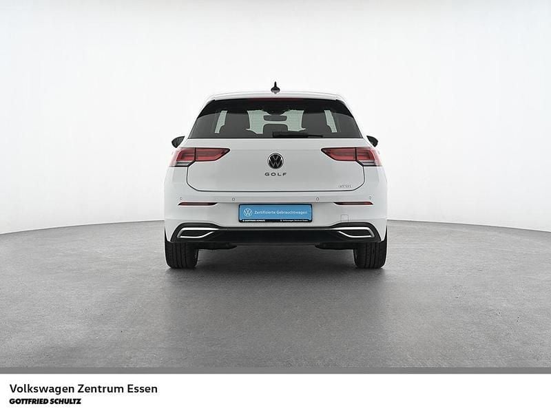 Gebraucht VW Golf VIII Style 150 PS (110 kW) 2023 Weiss Limousine