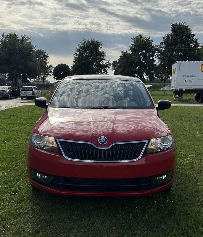 Rot Gebraucht 2014 Skoda Rapid Style Kleinwagen | 9.700 € (Fairer Preis) - Bild 1/4