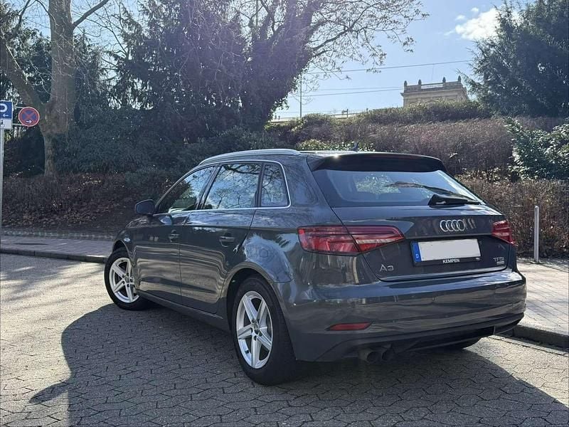 Gebraucht Audi A3 Sportback Comfort 150 PS (110 kW) 2016 Grau Kleinwagen