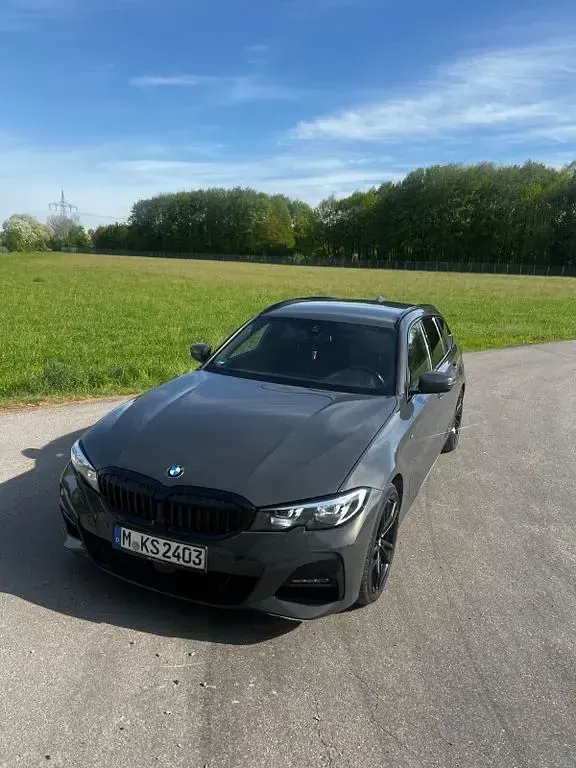 Gebraucht BMW 320 Sport Line 190 PS (139 kW) 2022 Grau Kombi