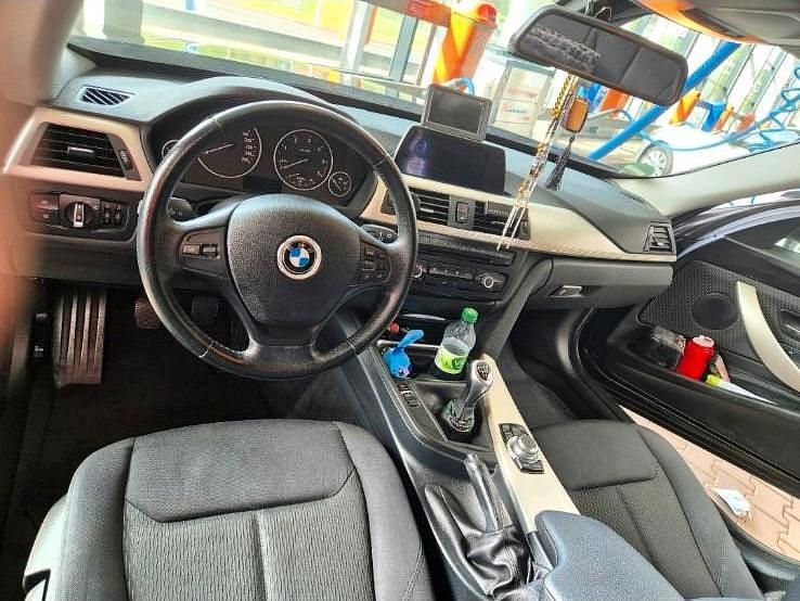 Gebraucht BMW 318 2014 Schwarz Limousine