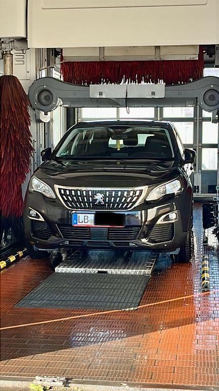 Schwarz Gebraucht 2020 Peugeot 5008 Van / Kleinbus | 15.750 € (Fairer Preis) - Bild 1/1