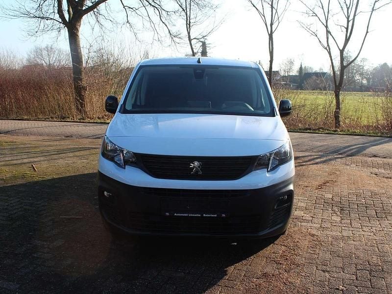 Weiß Gebraucht 2024 Peugeot Partner Van / Kleinbus | 17.290 € (Fairer Preis) - Bild 1/4