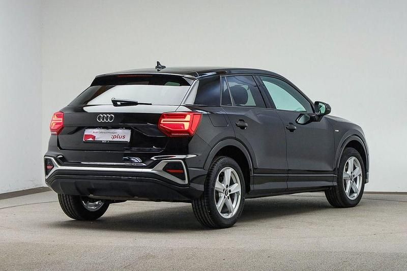 Gebraucht Audi Q2 S-Line 150 PS (110 kW) 2022 Mythosschwarz metallic (metallic) SUV