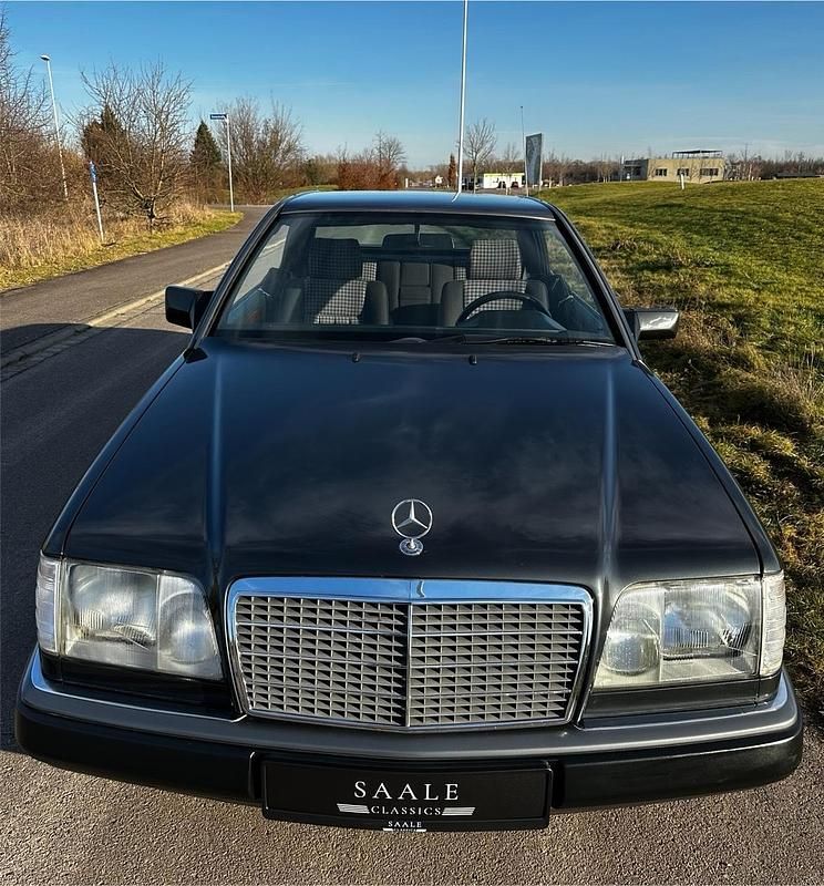 Gebraucht Mercedes 230 Sportline 136 PS (100 kW) 1991 Schwarz Coupé