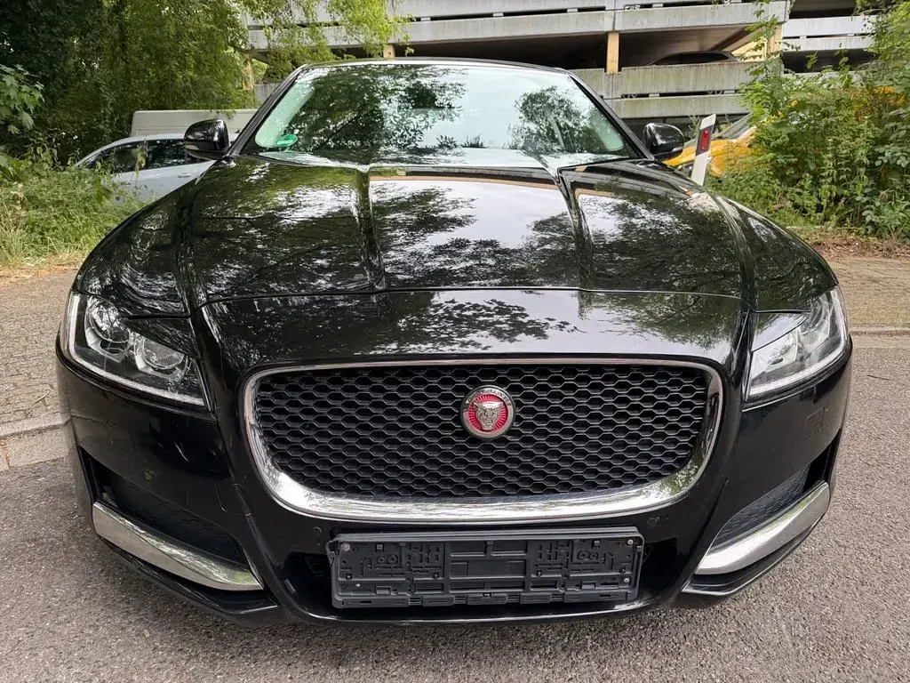 Gebraucht Jaguar XF 163 PS (119 kW) 2017 Schwarz Limousine