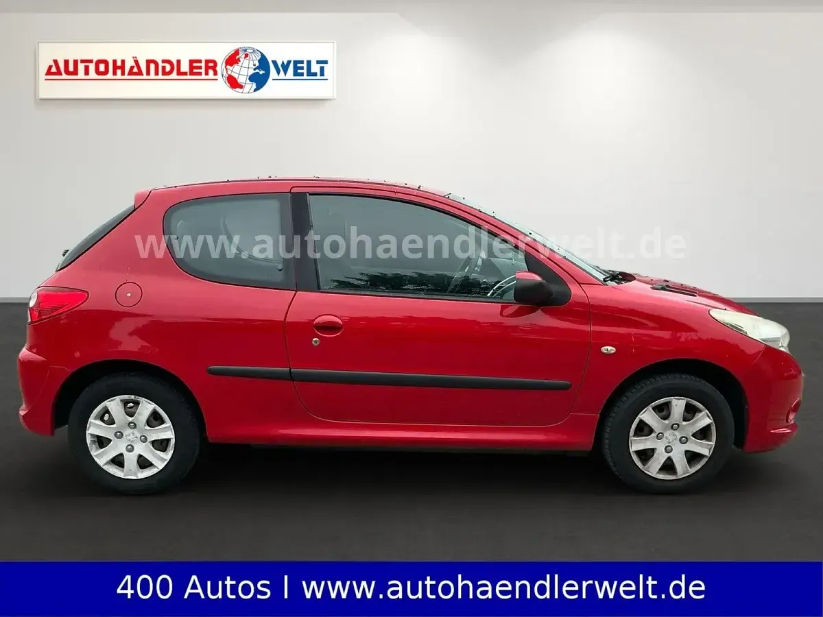 Gebraucht Peugeot 206 60 PS (44 kW) 2011 Rot Limousine