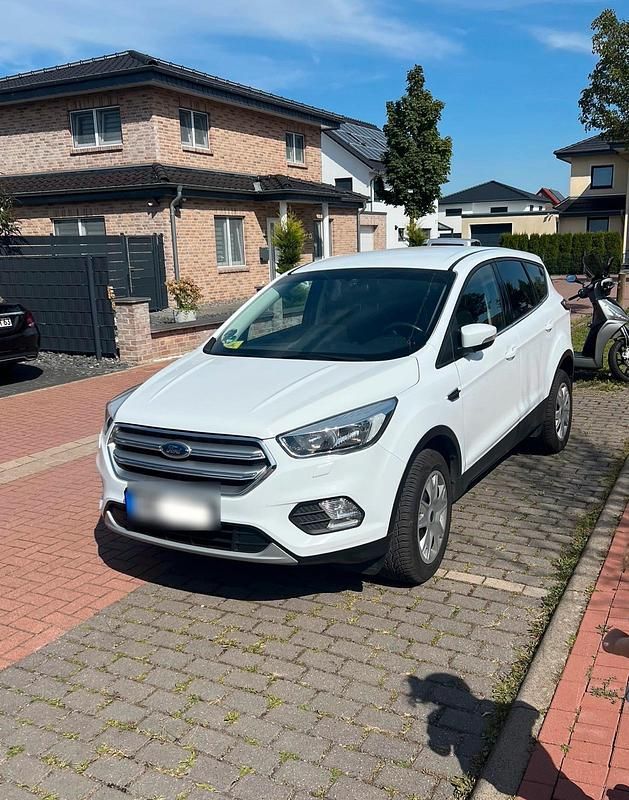 Weiß Gebraucht 2018 Ford Kuga SUV | 10.500 € (Superpreis) - Bild 1/4