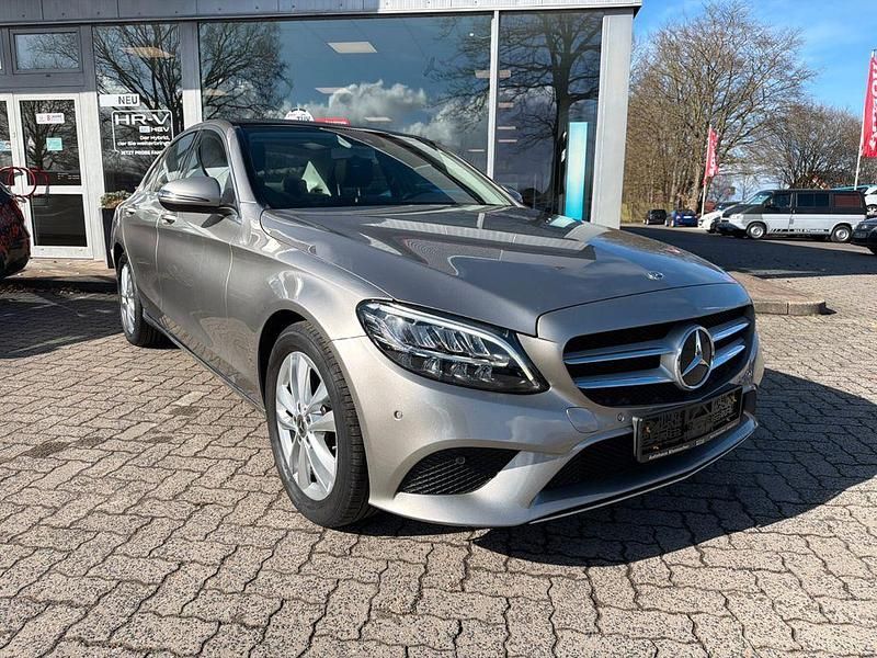 Gebraucht Mercedes C180 156 PS (114 kW) 2018 Silber Limousine