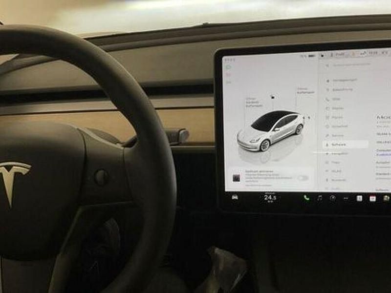 Gebraucht Tesla Model 3 366 kW (498 PS) 2022 Pearl white multicoat Limousine