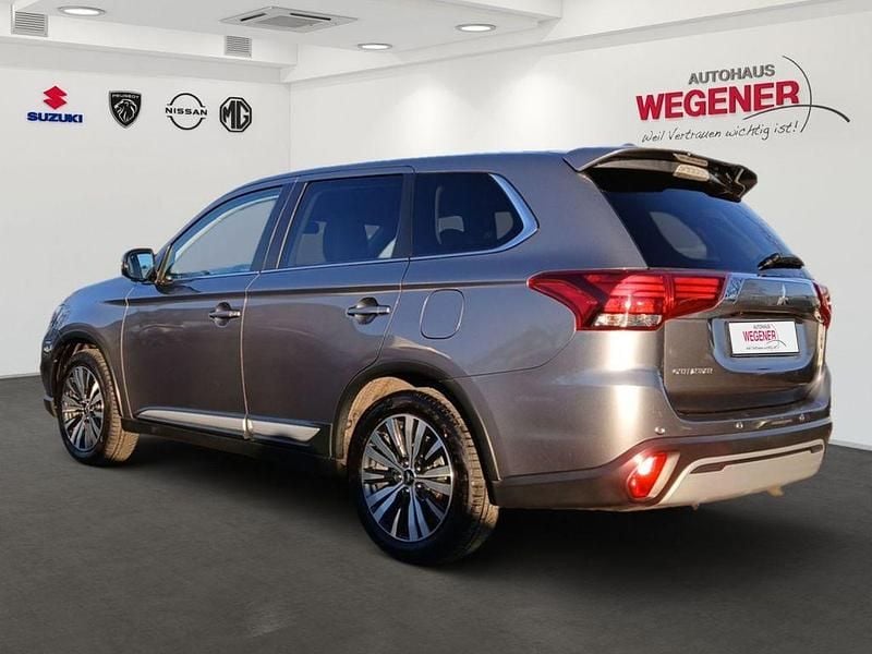 Gebraucht Mitsubishi Outlander Edition 150 PS (110 kW) 2019 Platinumgrau metallic SUV