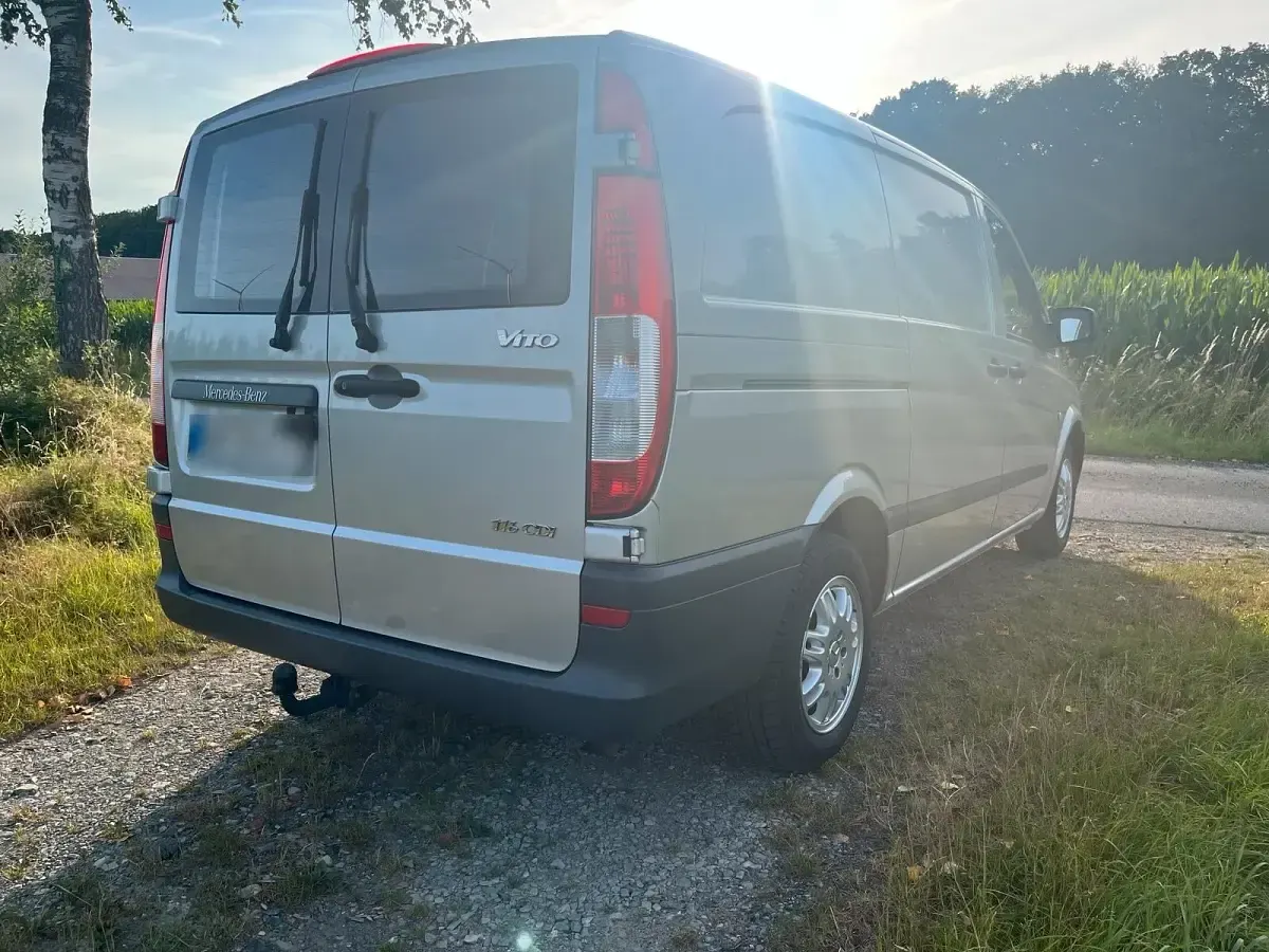 Gebraucht Mercedes Vito 163 PS (119 kW) 2013 Silber Van
