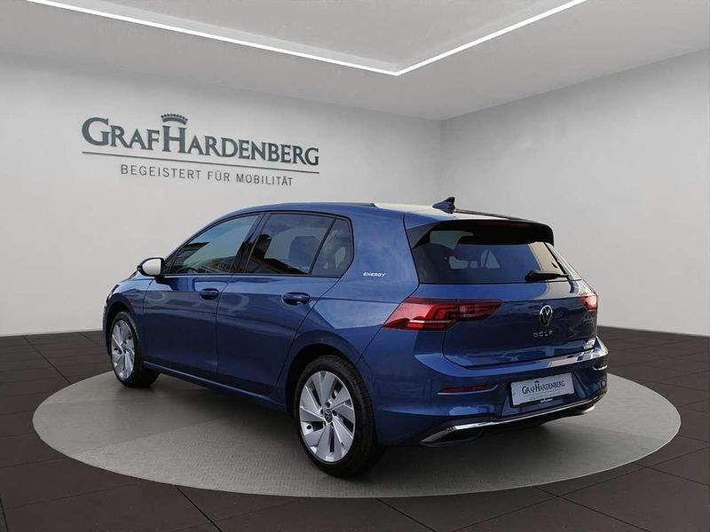 Neu VW Golf VIII 150 PS (110 kW) 2026 Anemonenblau metallic Limousine