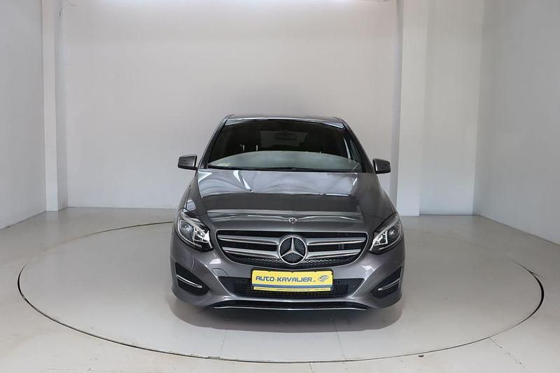 Gebraucht Mercedes B180 109 PS (80 kW) 2018 Grau Van / Kleinbus