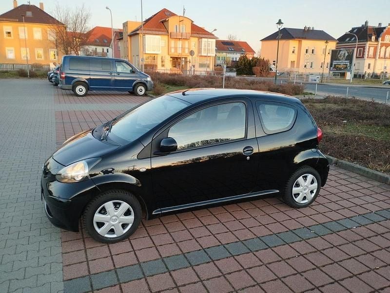 Gebraucht Toyota Aygo 68 PS (50 kW) 2007 Schwarz Kleinwagen