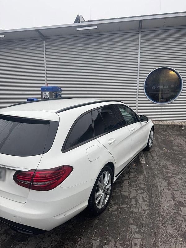 Gebraucht Mercedes 220 194 PS (142 kW) 2018 Weiß Van / Kleinbus