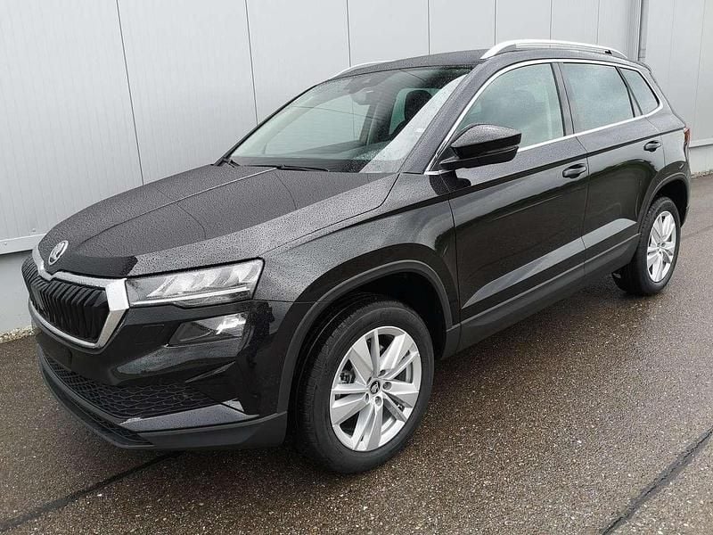 Black magic perleffekt Neu 2025 Skoda Karoq Selection SUV | 39.290 € (Fairer Preis) - Bild 1/4