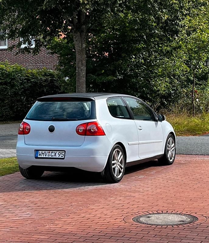 Grau Gebraucht 2008 VW Golf V Sportline Kleinwagen | 1.200 € (Superpreis) - Bild 1/1