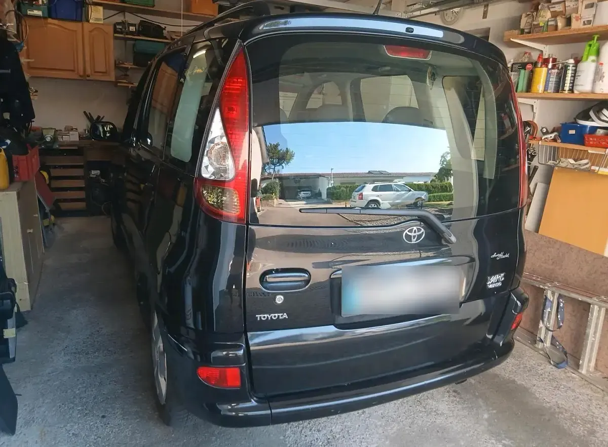Gebraucht Toyota Yaris 62 PS (45 kW) 2004 Schwarz Kombi