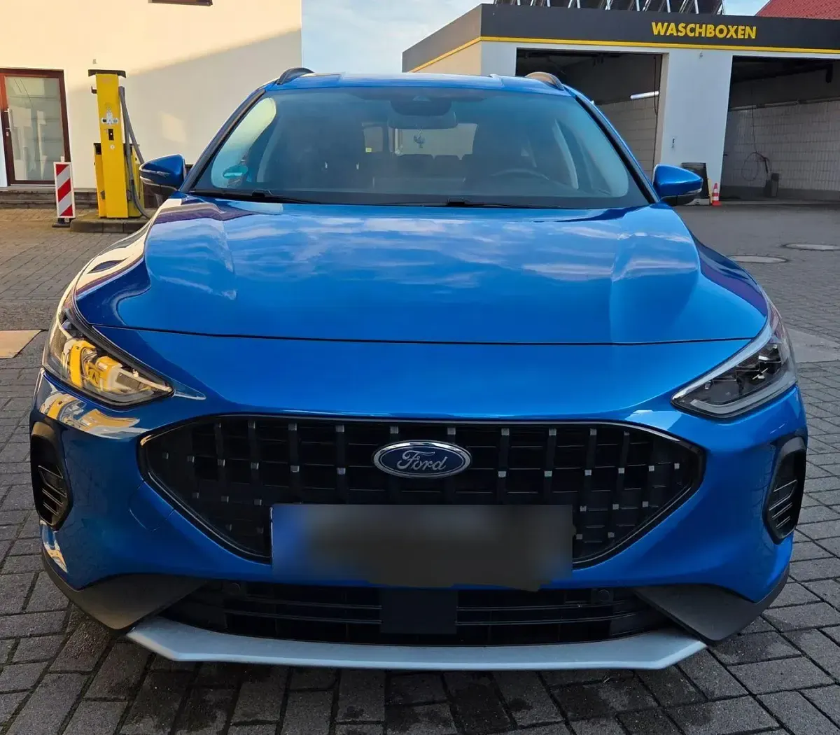 Gebraucht Ford Focus Active X 116 PS (85 kW) 2023 Blau Kombi