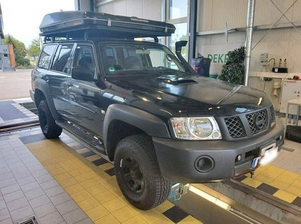 Schwarz Gebraucht 2008 Nissan Patrol SE SUV | 22.990 € (Fairer Preis) - Bild 1/4