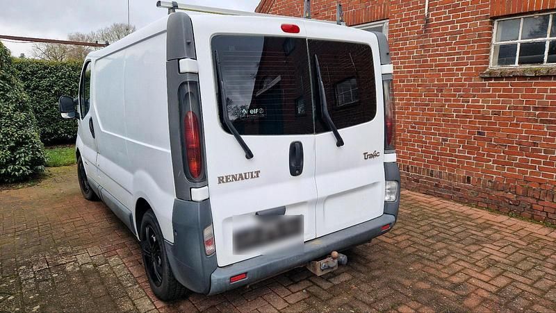 Gebraucht Renault Trafic 101 PS (74 kW) 2006 Weiß Van / Kleinbus