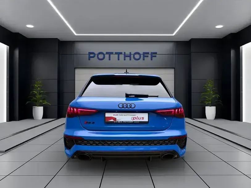 Gebraucht Audi RS3 Sportback Ambiente 400 PS (294 kW) 2023 Turboblau Kleinwagen