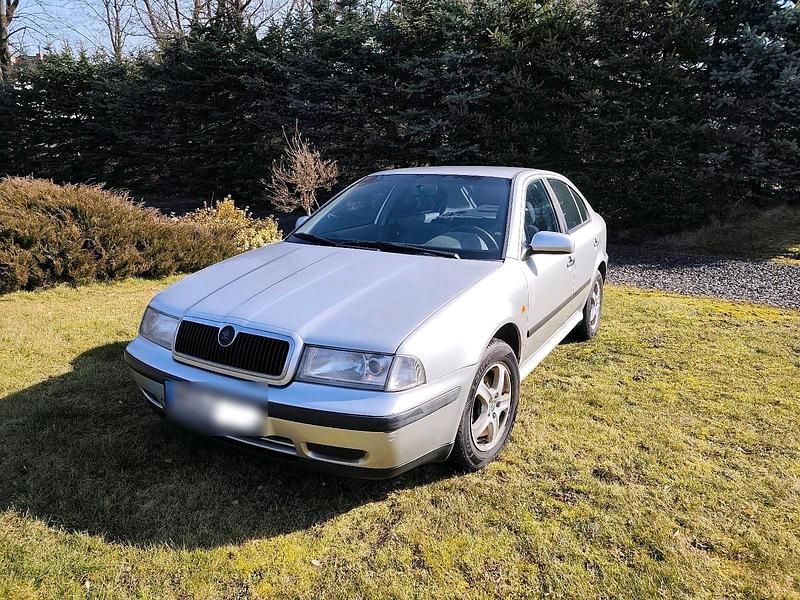 Gebraucht Skoda Octavia 2000 Silber Limousine