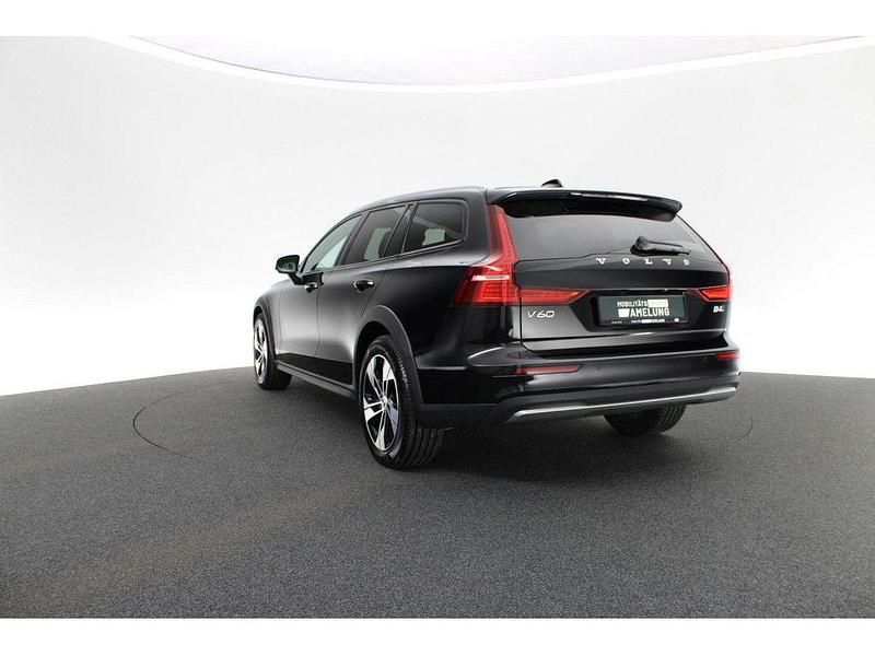 Gebraucht Volvo V60 CC Plus 197 PS (144 kW) 2023 Schwarz Kombi
