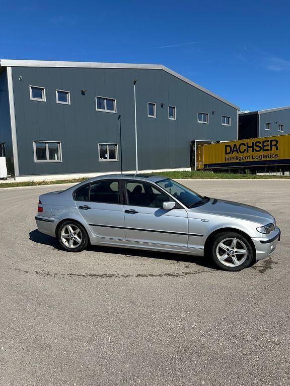 Gebraucht BMW 320 150 PS (110 kW) 2003 Silber Limousine