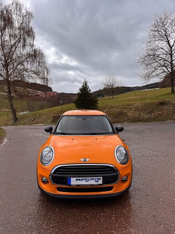 Second-hand Mini One D 95 CP (69 kW) 2015 Portocaliu Hatchback