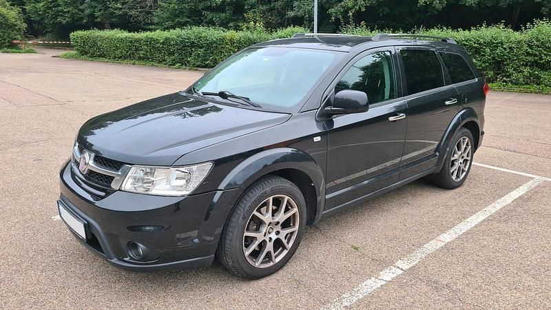 Schwarz Gebraucht 2012 Fiat Freemont Lounge SUV | 7.500 € (Fairer Preis) - Bild 1/4