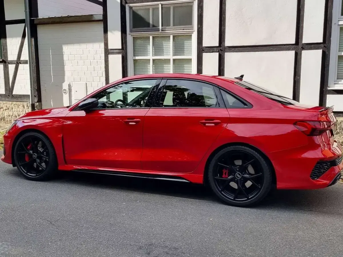 Gebraucht Audi RS3 Premium 400 PS (294 kW) 2023 Rot Limousine