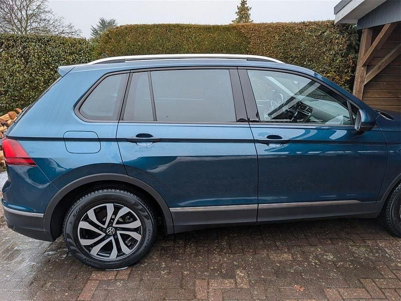 Gebraucht VW Tiguan Active 150 PS (110 kW) 2021 Blau SUV
