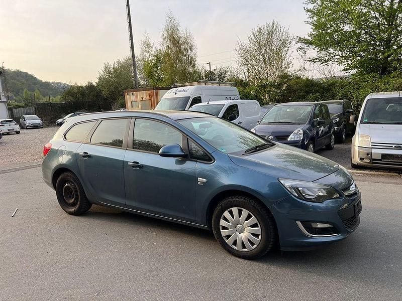 Second-hand Opel Astra 131 CP (96 kW) 2012 Albastru Break